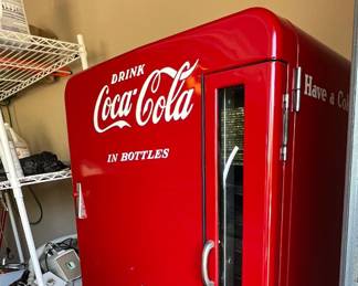VENDO 110 Coca-Cola machine