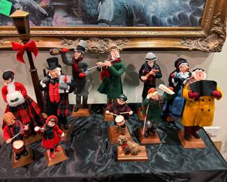 Simpich Character Dolls Dickens carolers (12 characters, plus dog & streetlamp)