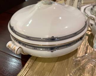 Wedgwood Amherst Vegetable Tureen with Lid