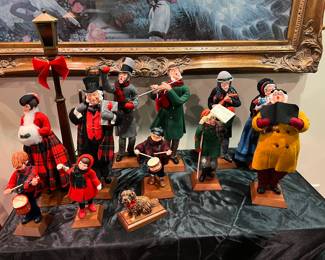 Simpich Character dolls Dickens Carolers