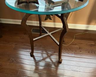 Metal/glass end table