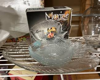 Marine glass fish plates