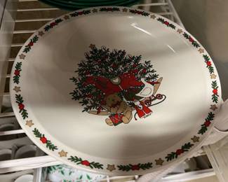 O'Christmas Tree dinnerware