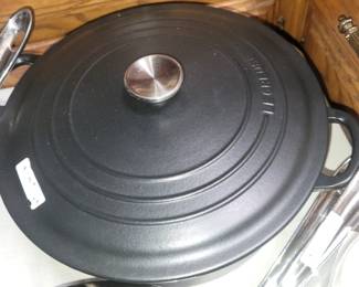 Large Le Creuset Dutch oven