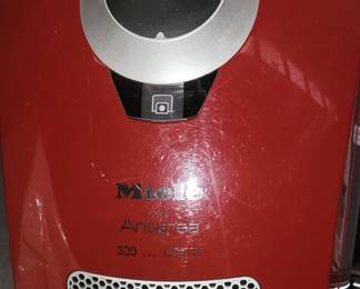 Miele canister vac