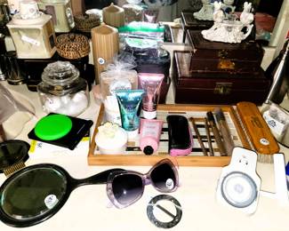 Health and beauty items, jewelry boxes