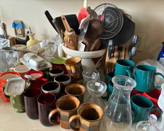 Kitchen mugs and other kitchen items