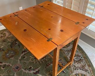 Henredon nook table.