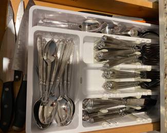 Ricci Argentine18/10 flatware set.