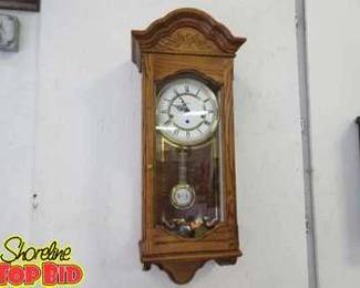 Beautiful Oak Howard Miller Wall Clock
