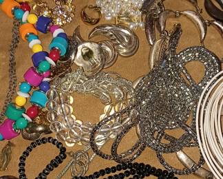 Nice selection of jewelry, including gold and silver