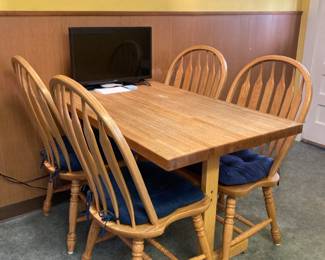 Kitchen Table And Chairs