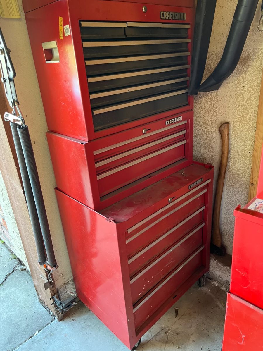 Estate Sale With Tools, Cameras, Model Planes... starts on 10/20/2023