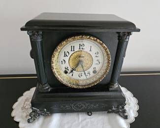 Antique mantle clock