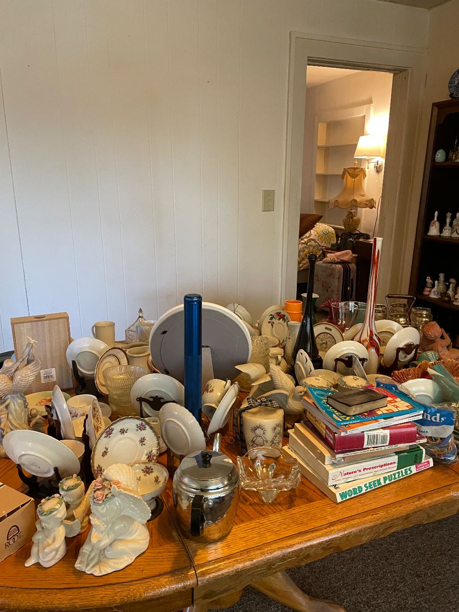 Ave D Estate Sale in Council Bluffs, IA starts on 10/20/2023