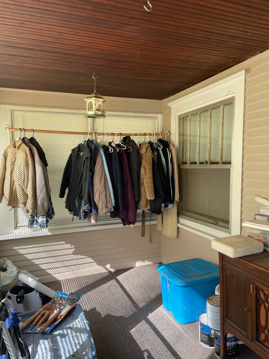 Ave D Estate Sale in Council Bluffs, IA starts on 10/20/2023