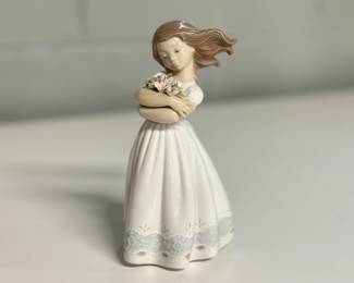 Lladro Tender Innocence #01008248