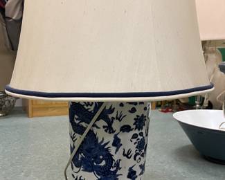 Porcelain base lamp