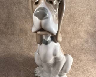 Nao Lladro dog figurine