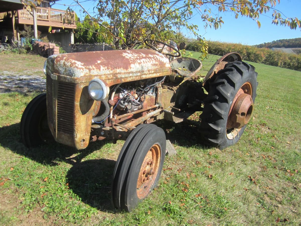 VALLEY ESTATE SELLS 2 day KUTZTOWN FURNITURE... starts on 11/3/2023