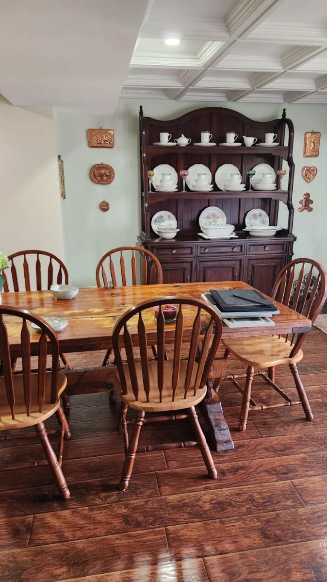 VALLEY ESTATE SELLS 2 day KUTZTOWN FURNITURE... starts on 11/3/2023