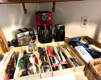 kitchen ware, toaster, coffee maker