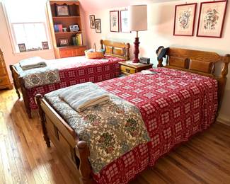 Set of Twin Beds, Vintage Linens