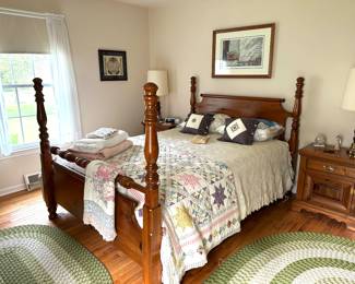 queen size bed, quilts