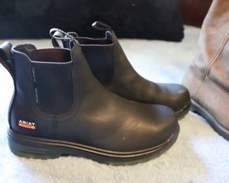 Ariat Men's 9.5 steel Toe Boots