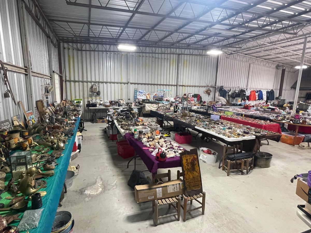 Huge barn sale in Mansfield, TX starts on 10/11/2023