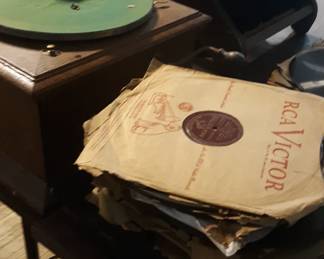 Tabletop victrola and floor model victrola