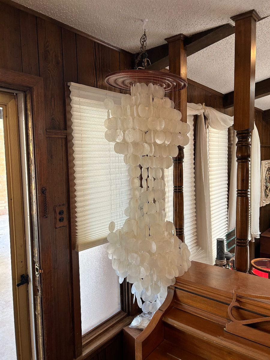 Estate Sale in Levelland starts on 10/12/2023