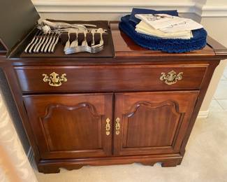 Thomasville Mahogany Server, Stainless Flatware by Community