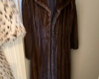 Ladies Natural Mahogany Mink, full length coat, size 10-12, Szor-Diener Furs 