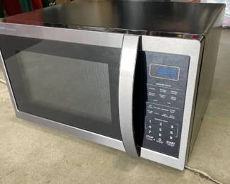 Sharp carousel microwave 12 x 21 x 17 in
