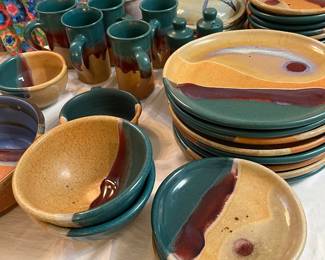 Exquisite pottery dishes