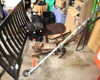 Gas trimmer floor jack