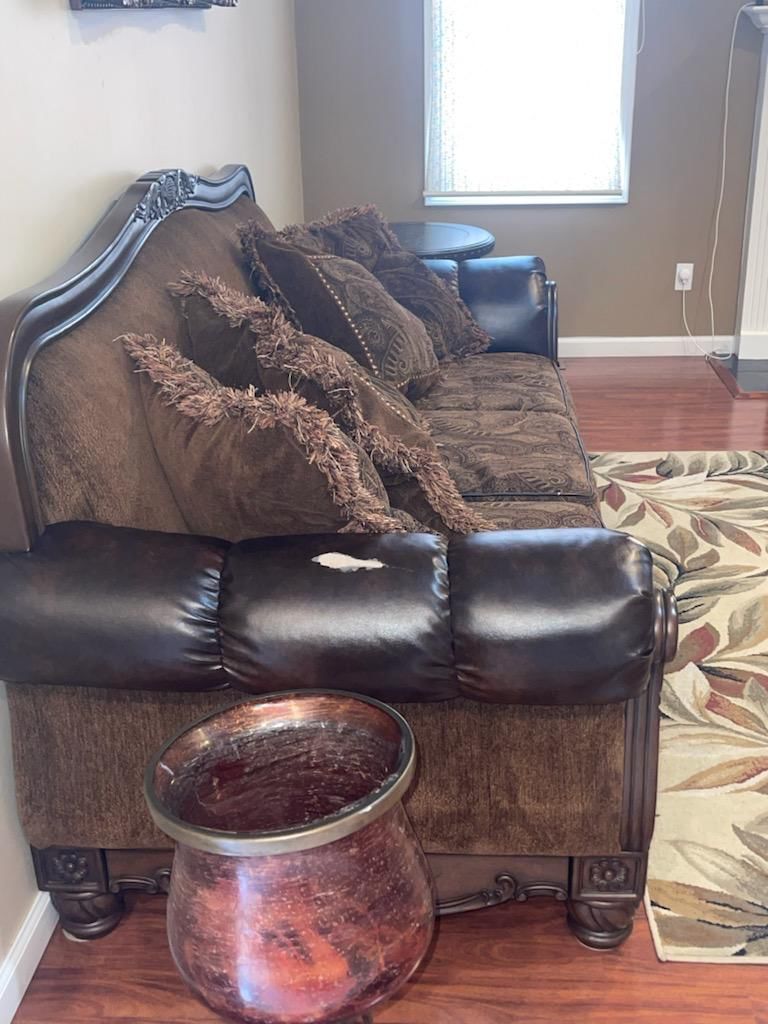 Furniture and accessories in West Bloomfield, MI starts on 10/12/2023