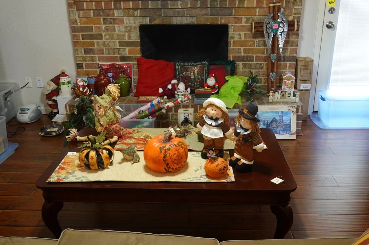 Lorenda's Professional Estate Sales Holiday... starts on 10/12/2023