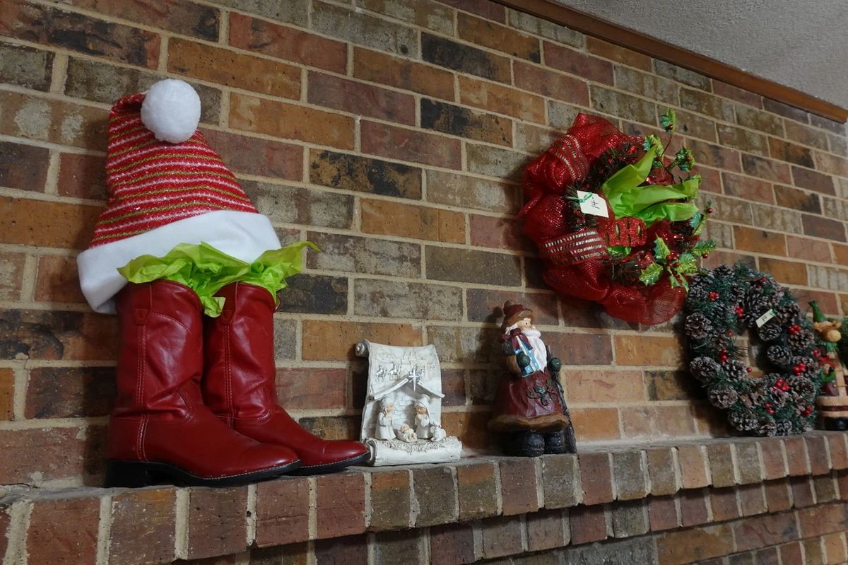 Lorenda's Professional Estate Sales Holiday... starts on 10/12/2023