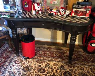 Georgia Room! Zebra Desk!!