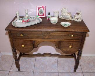 Server with Christmas themed plates