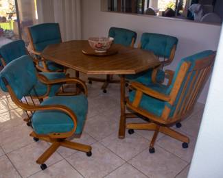 Dining table with chairs(x6)