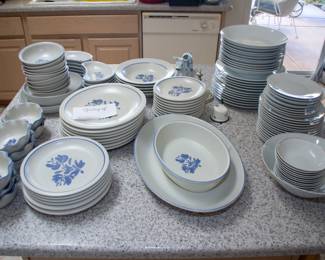 Pfaltzgraff plate set