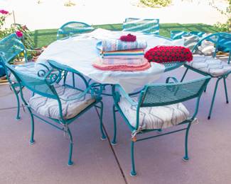 Green outdoor table and chairs(x6)