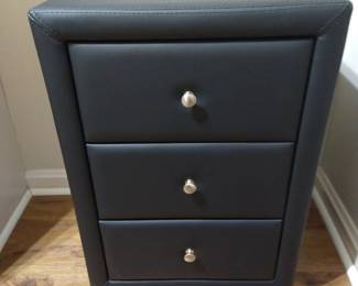 BEDSIDE TABLE W DRAWERS