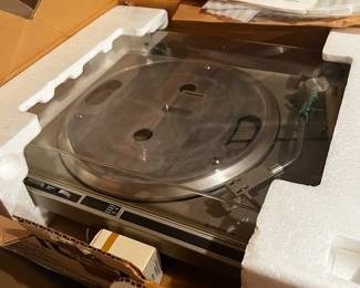 Pioneer record player $80