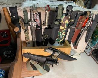 Nice selection of knives, fillet, hunting, folding and more