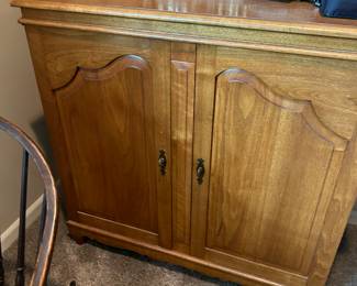 SMALL STORAGE CABINET