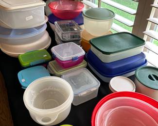 TUPPERWARE